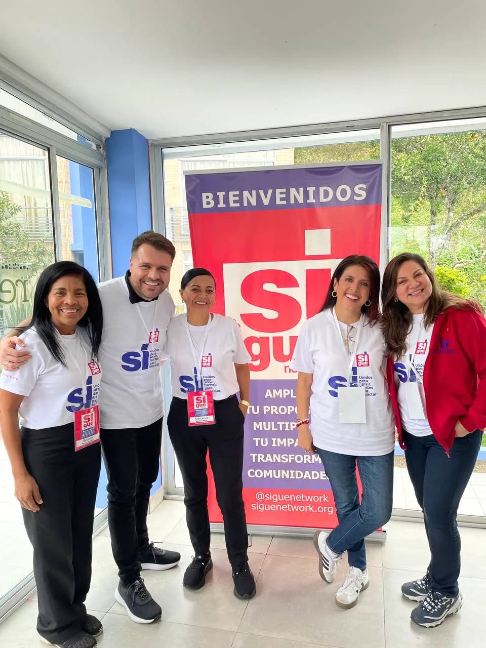Equipo de SIGUE Network en un espacio de conexión